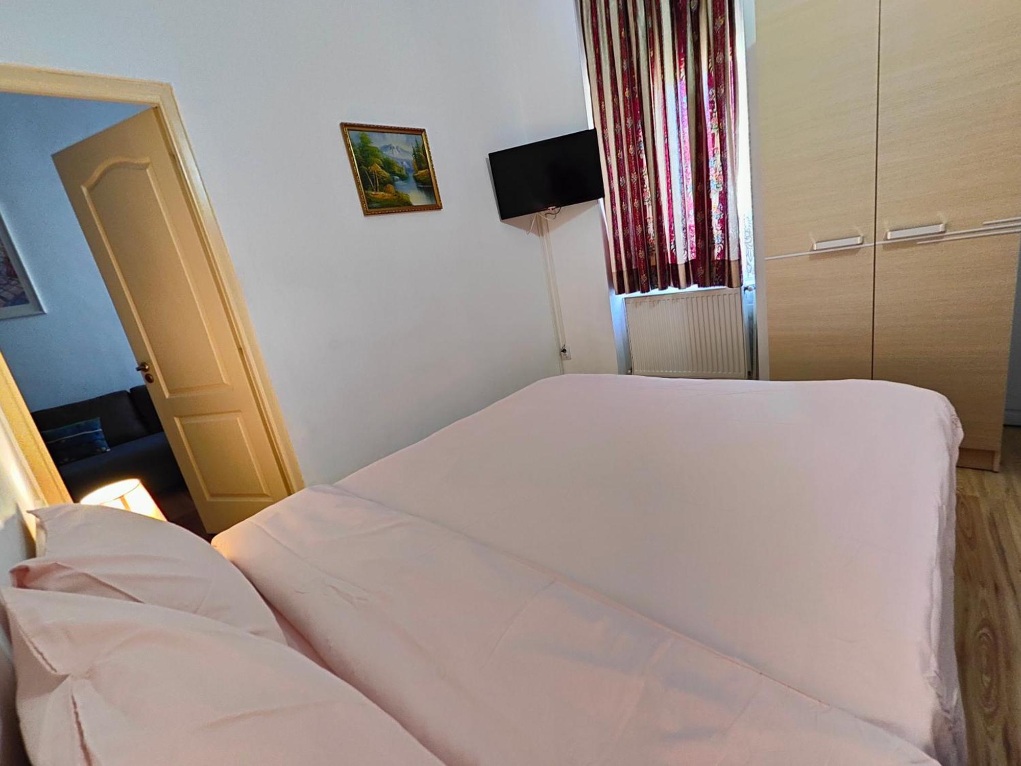 Atlas Accommodation ブカレスト エクステリア 写真
